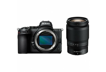 Nikon Z5 + Z 24-200/4-6,3 VR Inbyteskampanj*